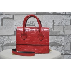 Kırmızı Omuz Çantası