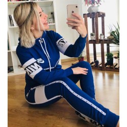 Nke Kol Yazılı Eşofman Takımı Nke Kol Yazılı Eşofman Takımı