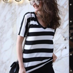 Siyah Beyaz V Yaka Tshirt Siyah Beyaz V Yaka Tshirt