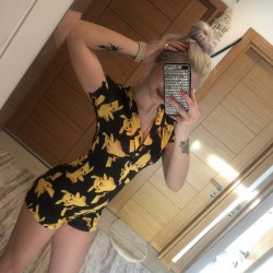 Pikachu Baskı Mini Tulum Pikachu Baskı Mini Tulum