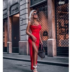 Kuşgözü detay yırtmaçlı elbise Kuşgözü detay yırtmaçlı elbise