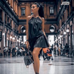 Boyun askılı mini elbise Boyun askılı mini elbise