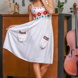 Nakış Detay Askılı Elbise