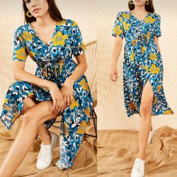 Çiçek Desen Yırtmaçlı Elbise Çiçek Desen Yırtmaçlı Elbise