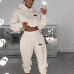 Nke Kapşonlu Eşofman Takımı