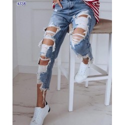 Yırtma detay jean pantolon Yırtma detay jean pantolon