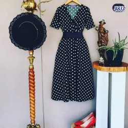 Kruvaze puanlı kuşaklı elbise Kruvaze puanlı kuşaklı elbise