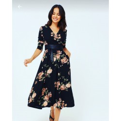 Çiçek desen kuşaklı elbise