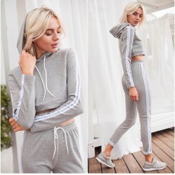 Şerit detay kapşonlu spor takım Şerit detay kapşonlu spor takım