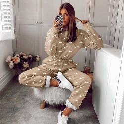 Nke bej eşofman takımı Nke bej eşofman takımı