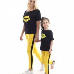 Anne çocuk SARI dudak baskılı kombin Anne çocuk SARI dudak baskılı kombin