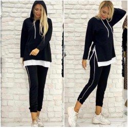 Kapşon detay garnili takım