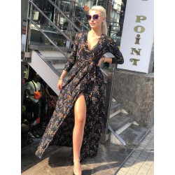 Yırtmaç detay kuşaklı elbise Yırtmaç detay kuşaklı elbise