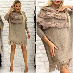 Kürk detaylı püsküllü elbise Kürk detaylı püsküllü elbise