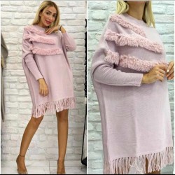 Kürk detaylı püsküllü elbise Kürk detaylı püsküllü elbise