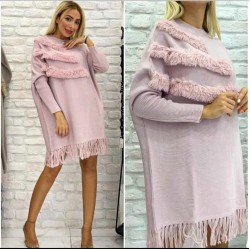 Kürk detaylı püsküllü elbise Kürk detaylı püsküllü elbise