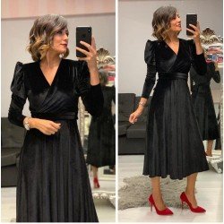 Kadife vatkalı piliseli elbise Kadife vatkalı piliseli elbise