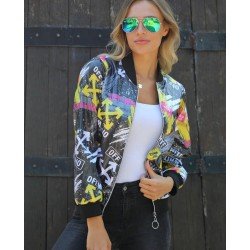 Off white su geçirmez kapşonlu ceket Off white su geçirmez kapşonlu ceket