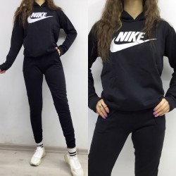 Nke kapşonlu eşofman takımı