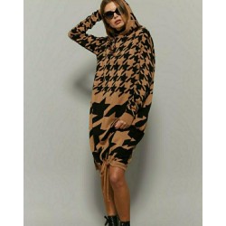 Kapşon detay triko elbise