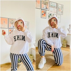 Nke kapşonlu beyaz sweat