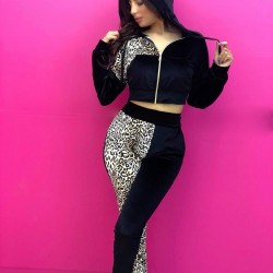 Leopar detaylı kadife takım