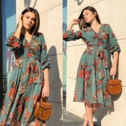 Çiçek desen kuşaklı midiboy elbise Çiçek desen kuşaklı midiboy elbise