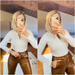 DÜĞME DETAYLI BLUZ  DÜĞME DETAYLI BLUZ