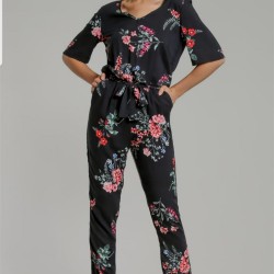 Çiçek desenli kuşaklı tulum