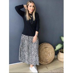 Eteği çiçek desenli elbise Eteği çiçek desenli elbise