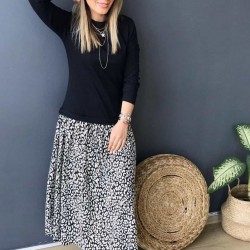 Eteği çiçek desenli elbise Eteği çiçek desenli elbise