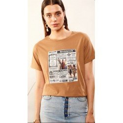 Gazete baskılı tshirt