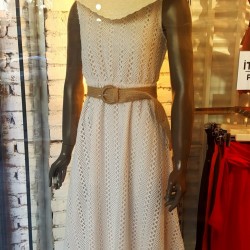 Kayık Yaka Eteği Çan Dantel Elbise Kayık Yaka Eteği Çan Dantel Elbise