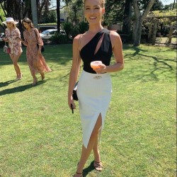 Tek Kol Bluz Etek Takım